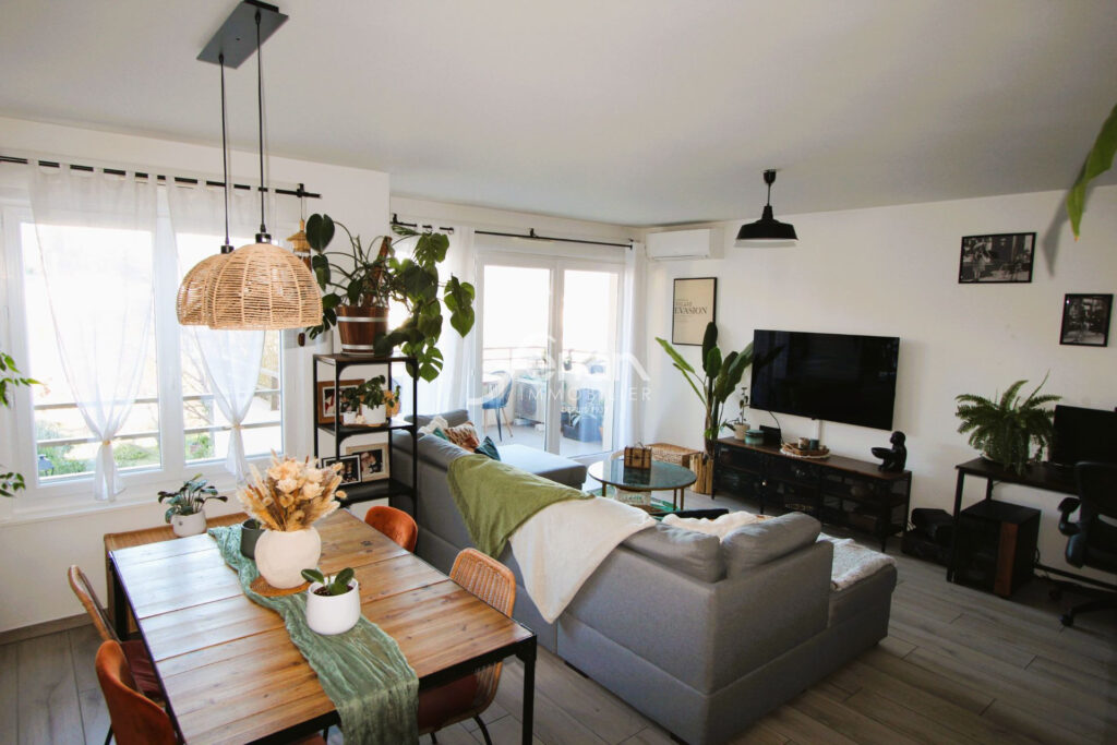 Flayosc, appartement 2 chbres, 2 terrasses, 1 stationnement et – 3 pièces – 2 chambres – 80.00 m²