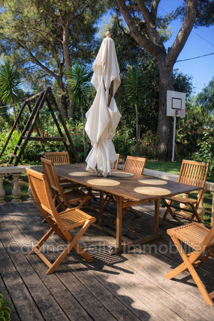 MAISON T12 ? PIERREPLANE ? VUE MER ? PISCINE – 12 pièces – 10 chambres – 258.79 m²