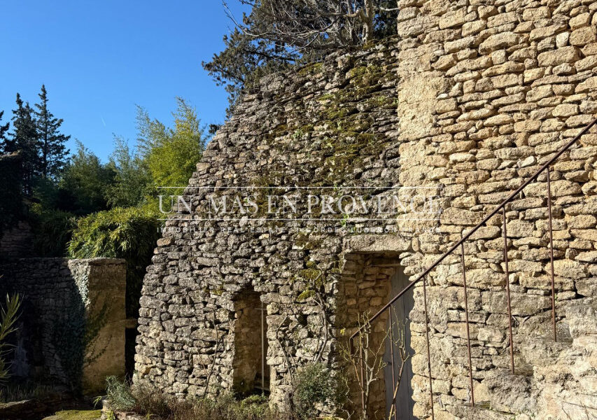 Maison à louer à Gordes