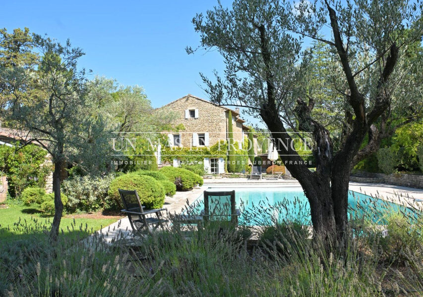 Maison à louer à Gordes