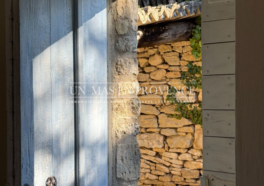 Maison à louer à Gordes