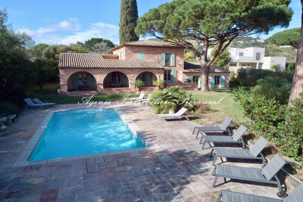 vente villa provençale 8 Pièce(s) – 8 pièces – 5 chambres – 300.00 m²