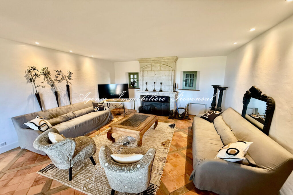 vente villa provençale 8 Pièce(s) – 8 pièces – 5 chambres – 300.00 m²