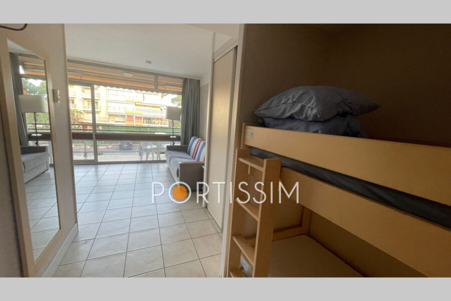 Appartement à vendre à Saint-Laurent-du-Var — Vue marina & port — photo 6