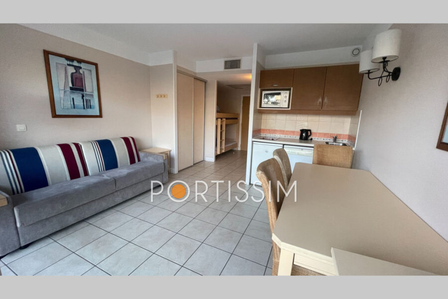 Appartement à vendre à Saint-Laurent-du-Var — Vue marina & port — photo 2