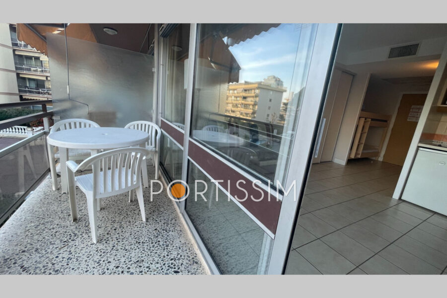 Appartement à vendre à Saint-Laurent-du-Var — Vue marina & port — photo 5