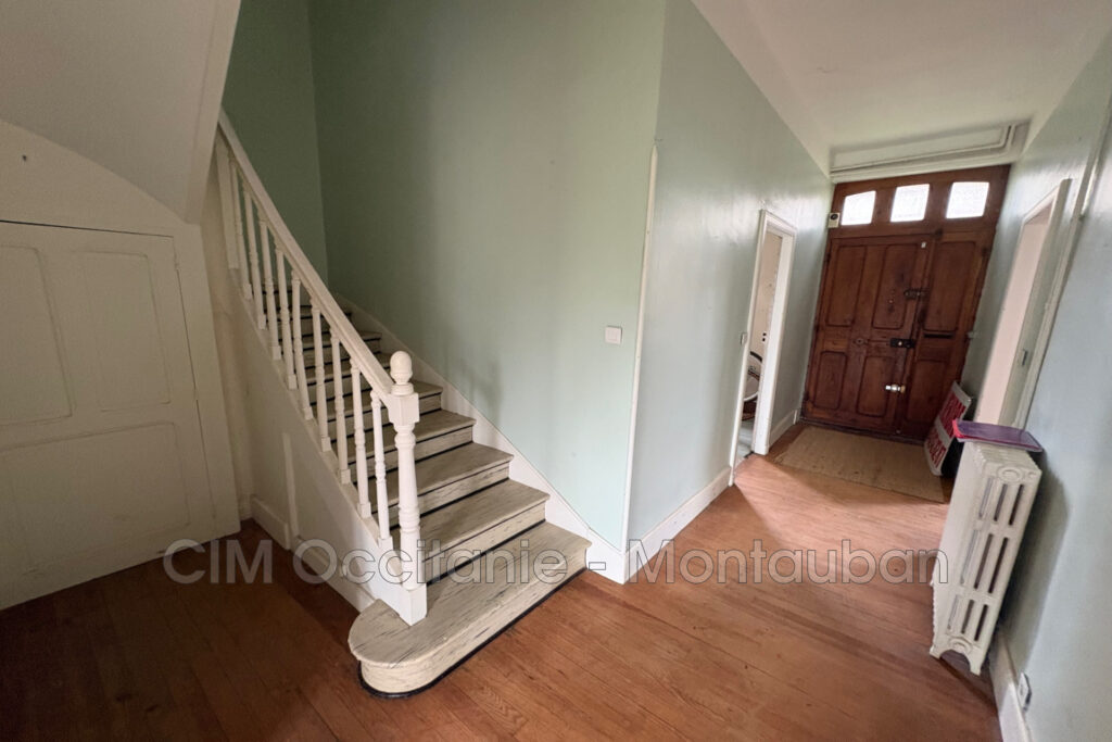 vente maison – NR pièces – 8 chambres – 240.00 m²