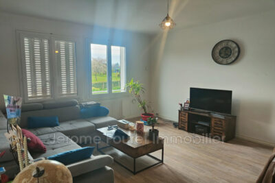 vente immeuble 4 Pièce(s) – 4 pièces – 8 chambres – 242.00 m²