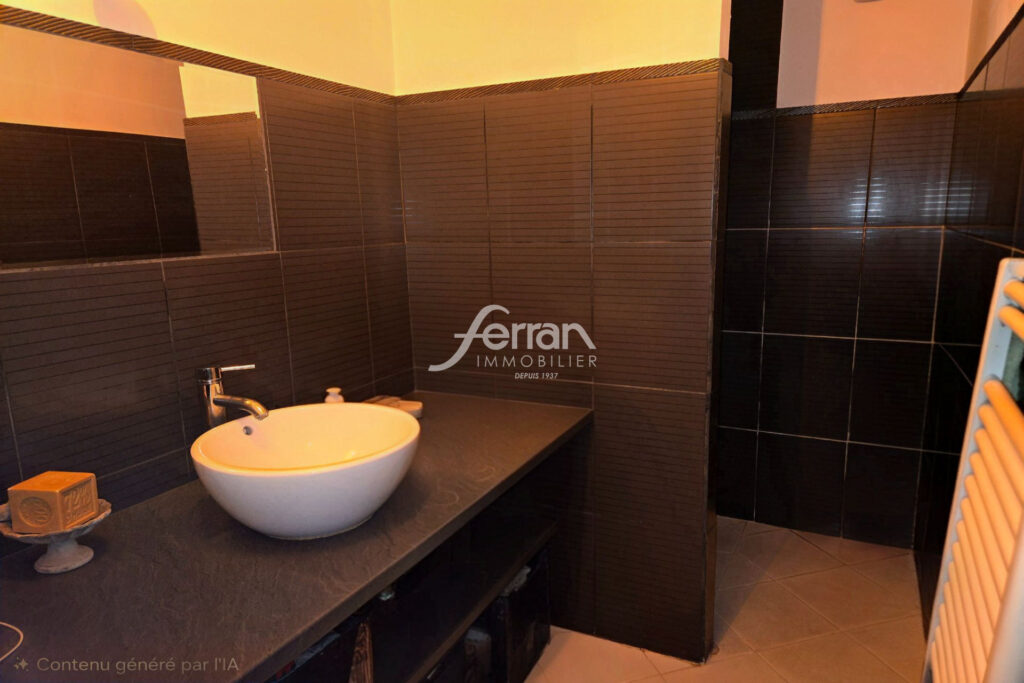 A vendre à Ampus villa + T2 sur un terrain de 2000m² avec pisc – 4 pièces – 3 chambres – 130.00 m²