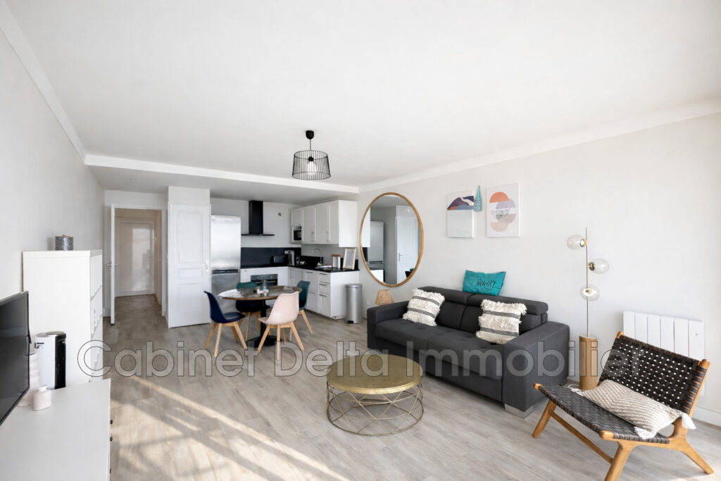 Appartement vue mer, sur le port de Sanary – 2 pièces – 1 chambre – 47.00 m²