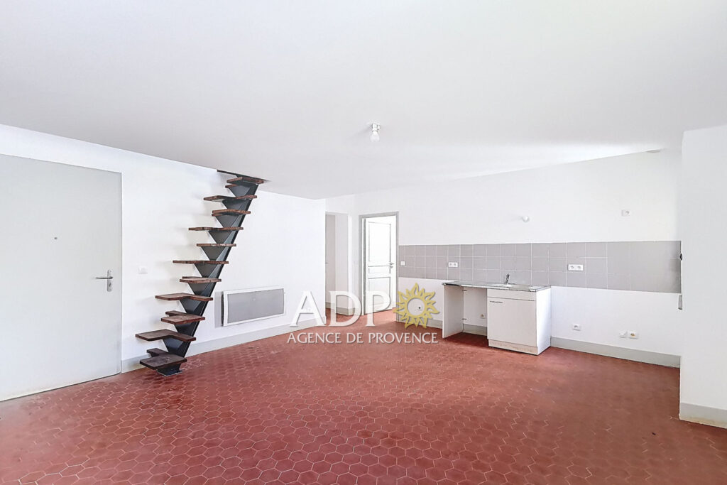 Le cachet de l’ancien, le confort du neuf ? Dernier étage avec – 3 pièces – 2 chambres – 52.09 m²