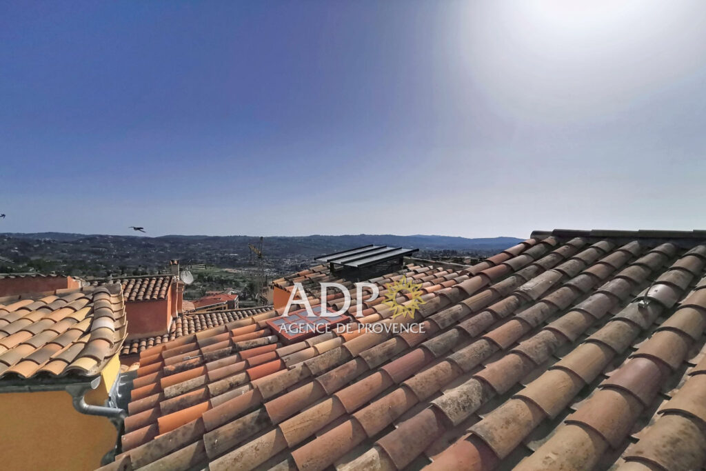 Le cachet de l’ancien, le confort du neuf ? Dernier étage avec – 3 pièces – 2 chambres – 52.09 m²