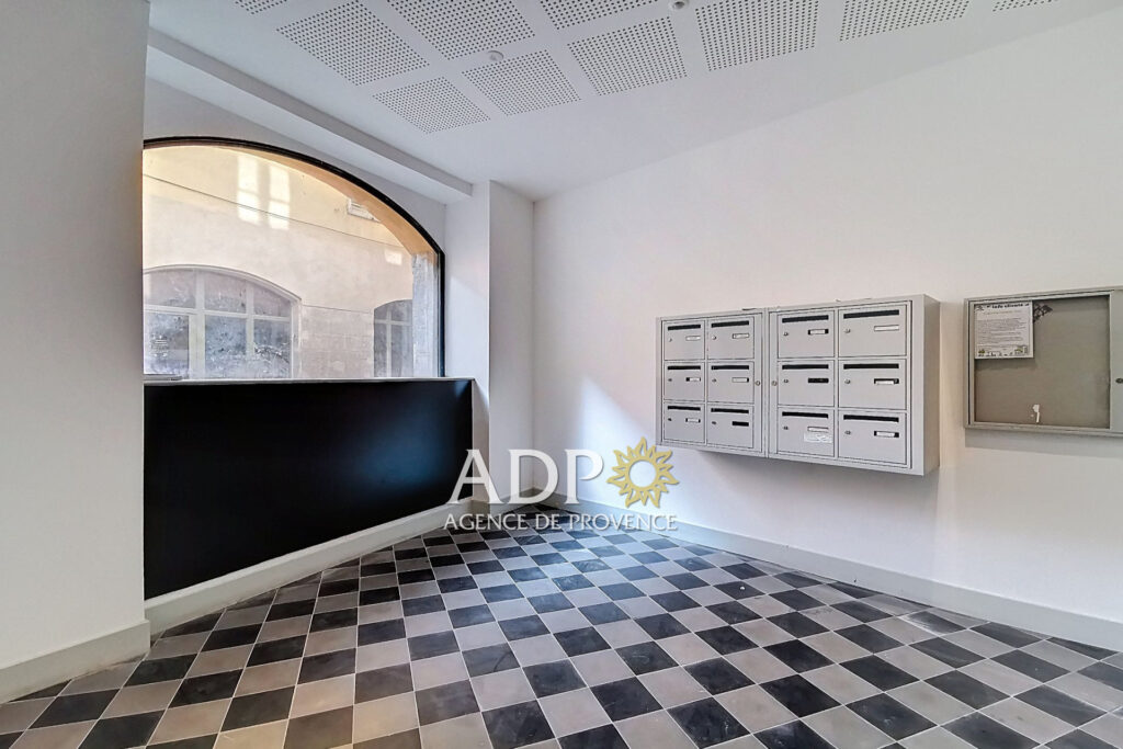 Le cachet de l’ancien, le confort du neuf ? Dernier étage avec – 3 pièces – 2 chambres – 52.09 m²