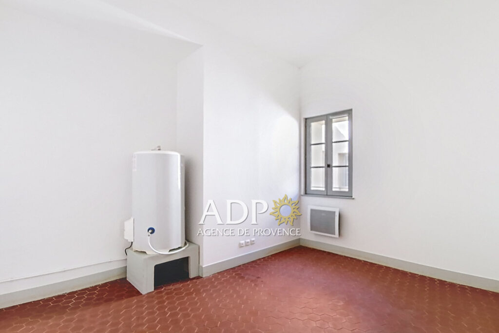 Le cachet de l’ancien, le confort du neuf ? Dernier étage avec – 3 pièces – 2 chambres – 52.09 m²