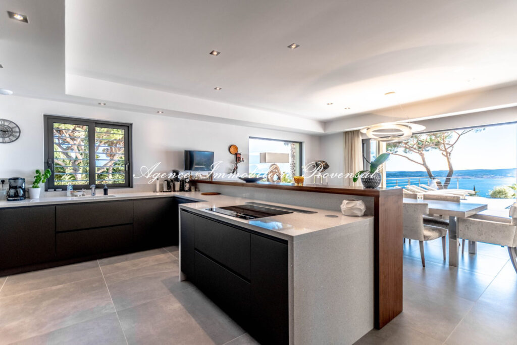 vente villa contemporaine 7 Pièce(s) – 7 pièces – 3 chambres – 313.00 m²