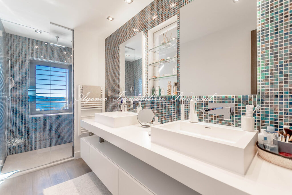 vente villa contemporaine 7 Pièce(s) – 7 pièces – 3 chambres – 313.00 m²