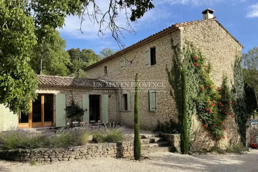 Maison à louer à Gordes