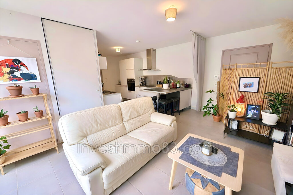 Dans une résidence de 2013, au calme et proche des commodités. – 3 pièces – 2 chambres – 53.00 m²