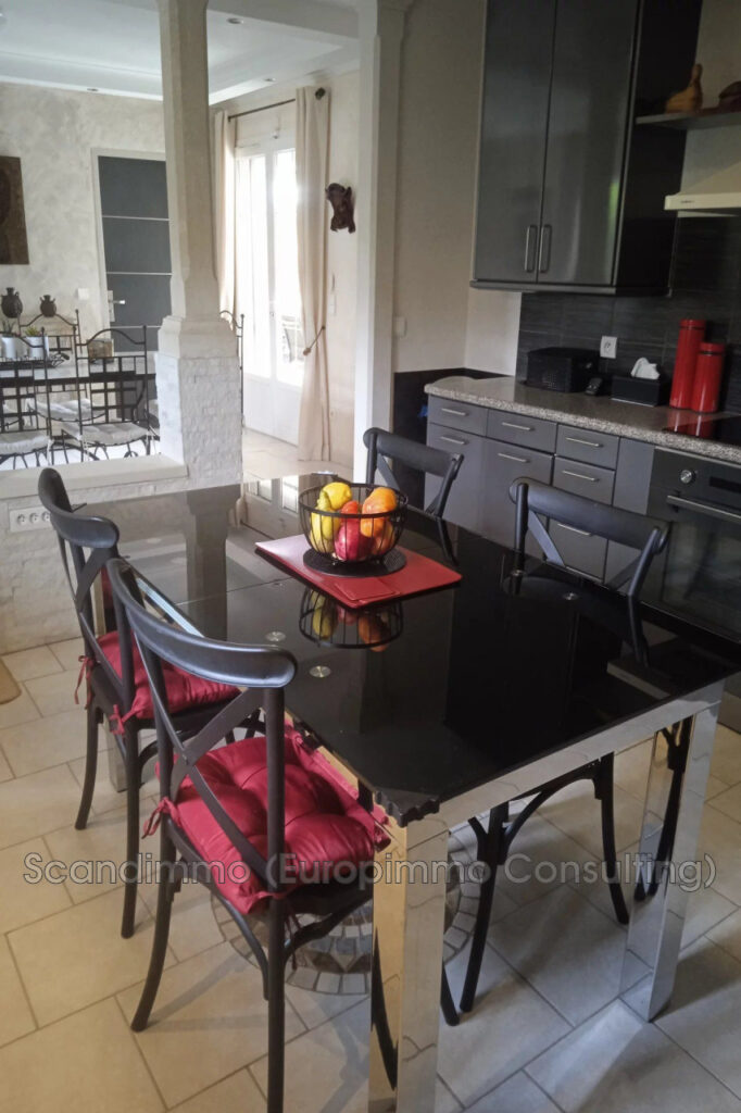 vente maison 6 Pièce(s) – 6 pièces – 3 chambres – 160.00 m²