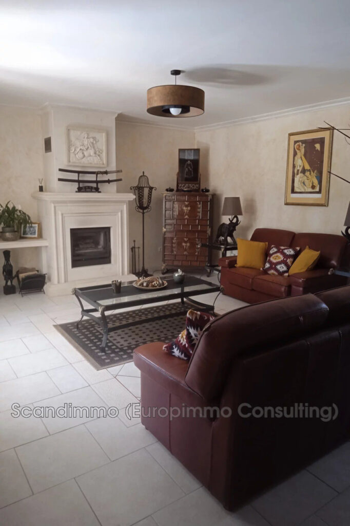 vente maison 6 Pièce(s) – 6 pièces – 3 chambres – 160.00 m²