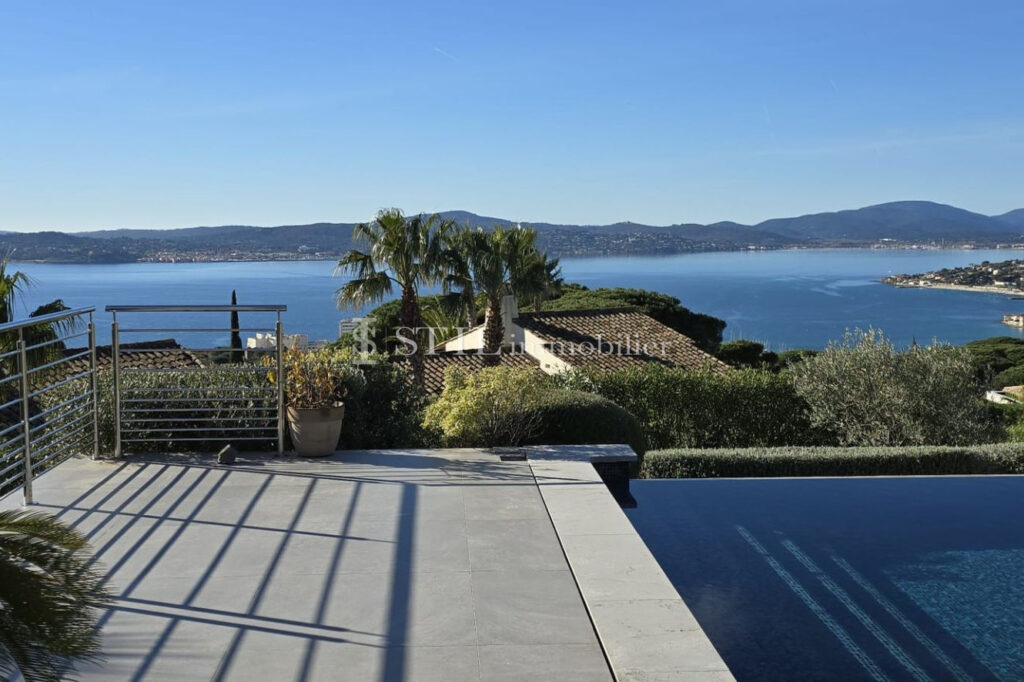 vente villa 7 Pièce(s) – 7 pièces – 3 chambres – 250.00 m²