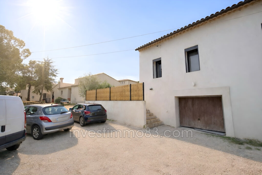 Proche du village et des commodités, dans un environnement cal – 4 pièces – 3 chambres – 130.00 m²