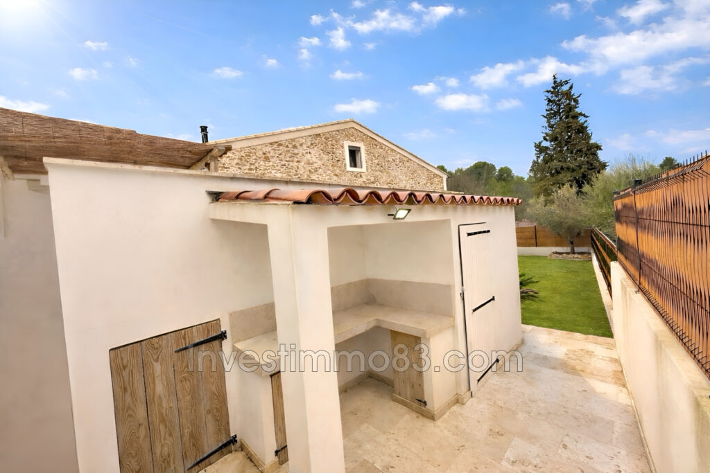 Proche du village et des commodités, dans un environnement cal – 4 pièces – 3 chambres – 130.00 m²