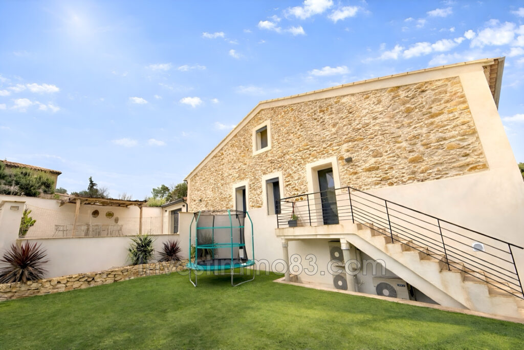 Proche du village et des commodités, dans un environnement cal – 4 pièces – 3 chambres – 130.00 m²