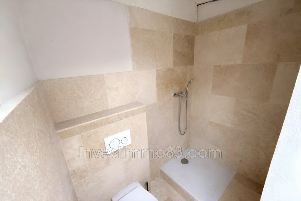 Proche du village et des commodités, dans un environnement cal – 4 pièces – 3 chambres – 130.00 m²