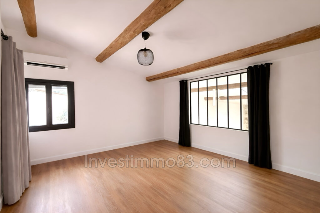 Proche du village et des commodités, dans un environnement cal – 4 pièces – 3 chambres – 130.00 m²