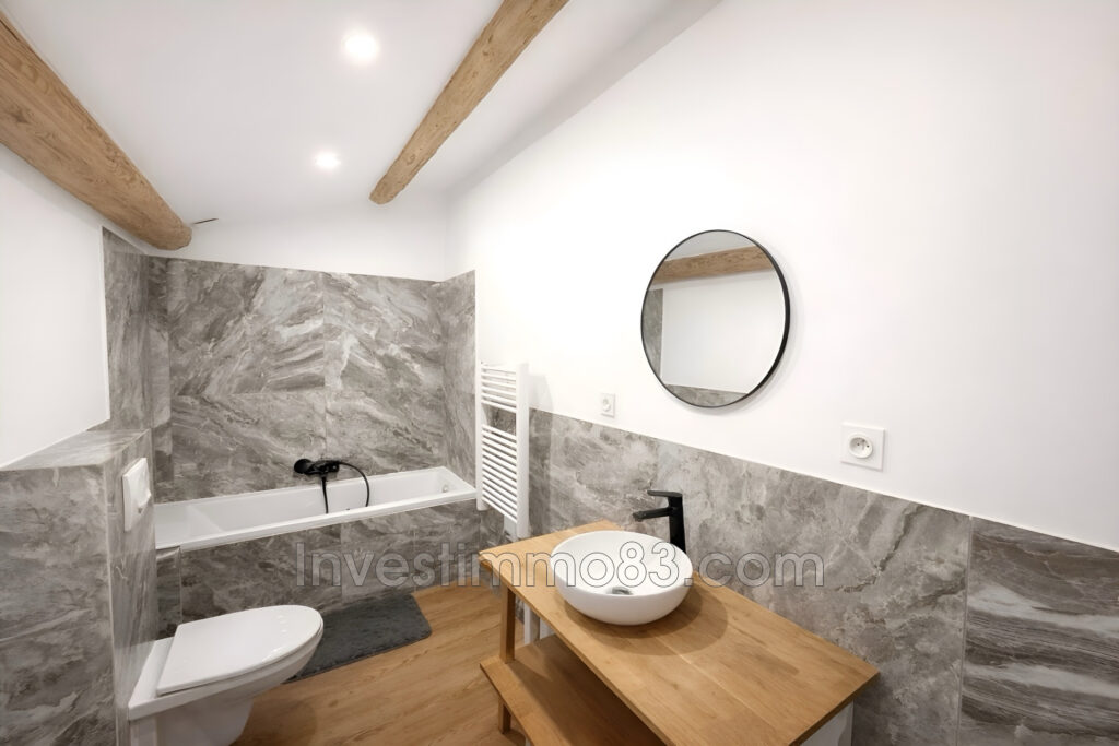 Proche du village et des commodités, dans un environnement cal – 4 pièces – 3 chambres – 130.00 m²