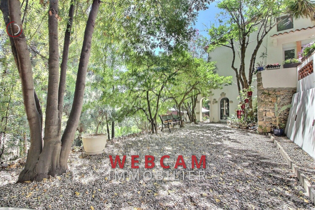 vente maison 8 Pièce(s) – 8 pièces – 6 chambres – 210.00 m²