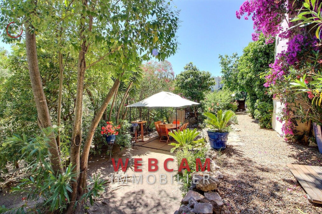 vente maison 8 Pièce(s) – 8 pièces – 6 chambres – 210.00 m²