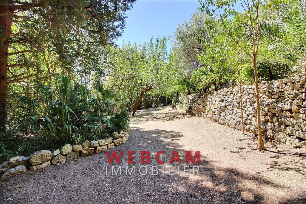 vente maison 8 Pièce(s) – 8 pièces – 6 chambres – 210.00 m²