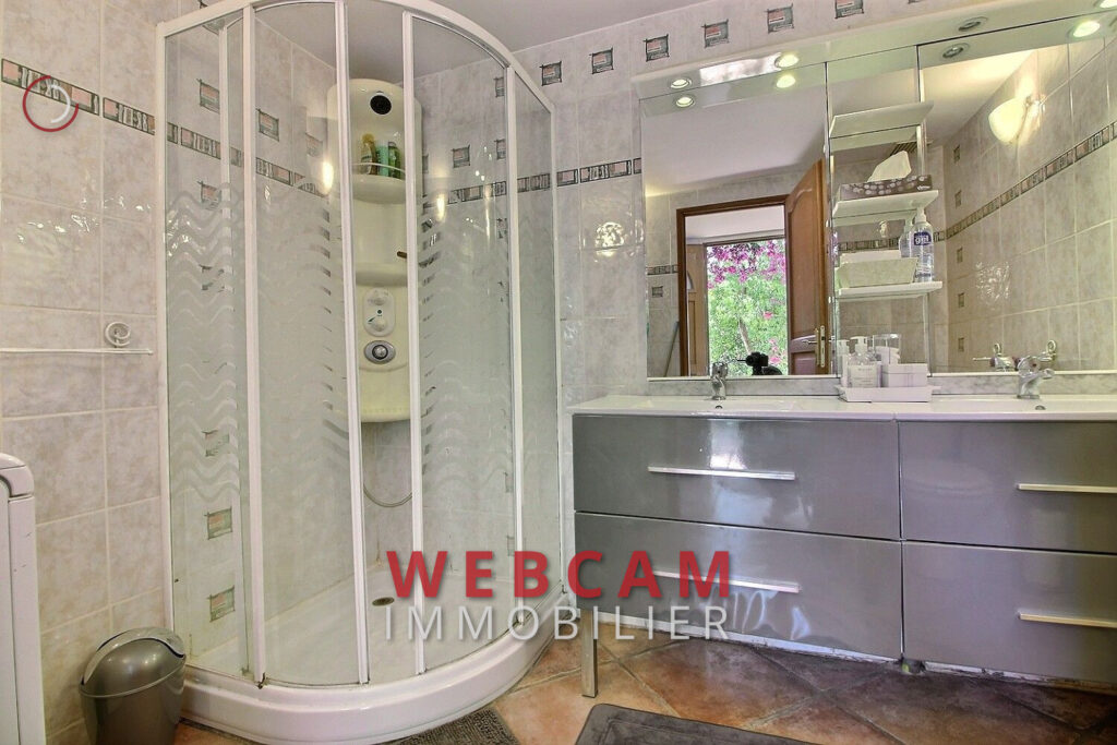 vente maison 8 Pièce(s) – 8 pièces – 6 chambres – 210.00 m²