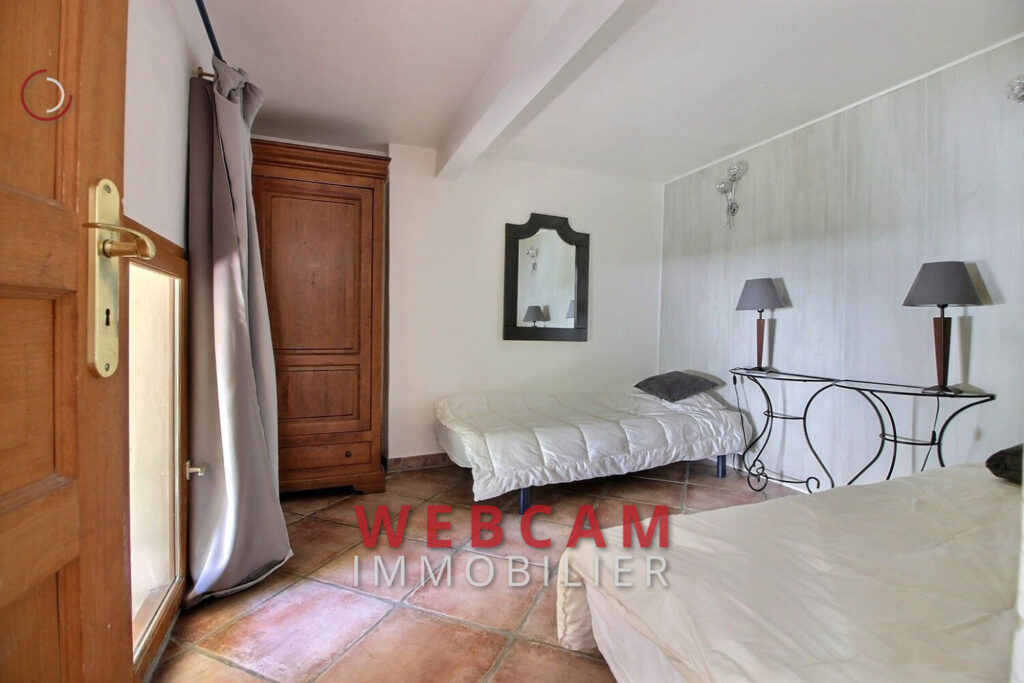 vente maison 8 Pièce(s) – 8 pièces – 6 chambres – 210.00 m²