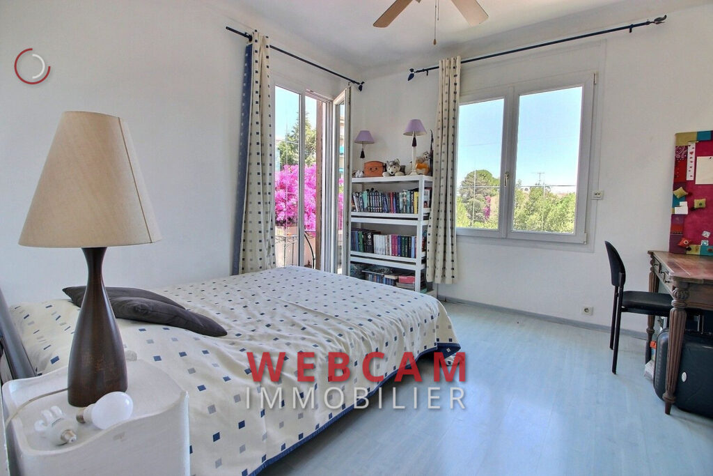 vente maison 8 Pièce(s) – 8 pièces – 6 chambres – 210.00 m²