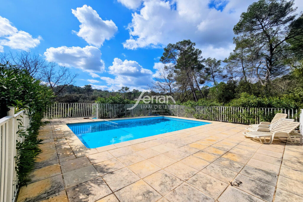 Bastide avec piscine sur plus d’1 hectare ? 2 habitations ? Le – 9 pièces – 5 chambres – 216.00 m²