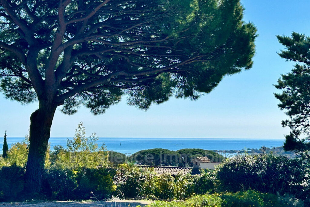 vente villa 8 Pièce(s) – 8 pièces – 5 chambres – 212.00 m²