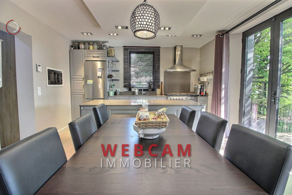 vente maison 5 Pièce(s) – 5 pièces – 3 chambres – 160.00 m²