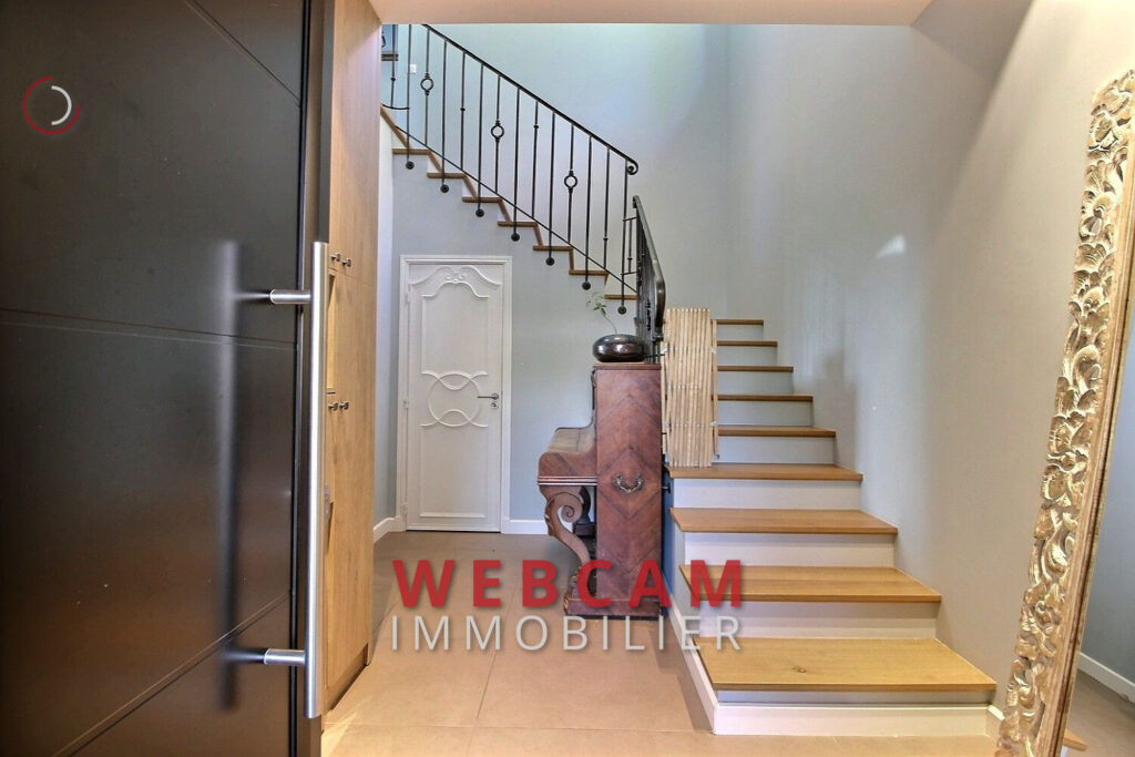 vente maison 5 Pièce(s) – 5 pièces – 3 chambres – 160.00 m²