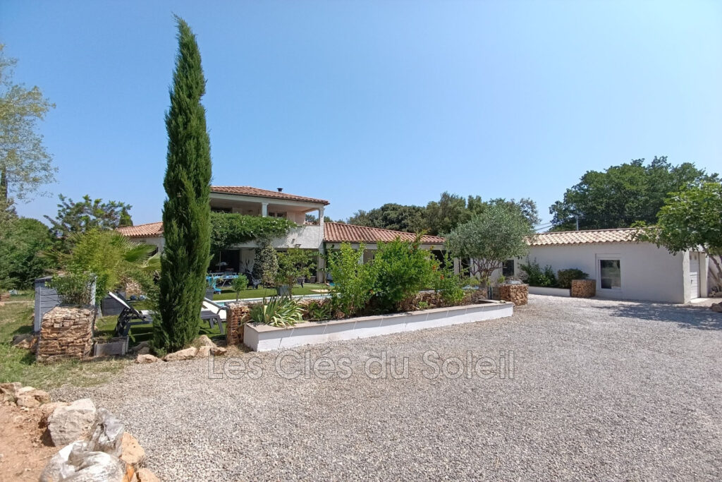 MONTFORT SUR ARGENS À seulement 8 km de Cotignac, découvrez ce – 6 pièces – 4 chambres – 161.00 m²