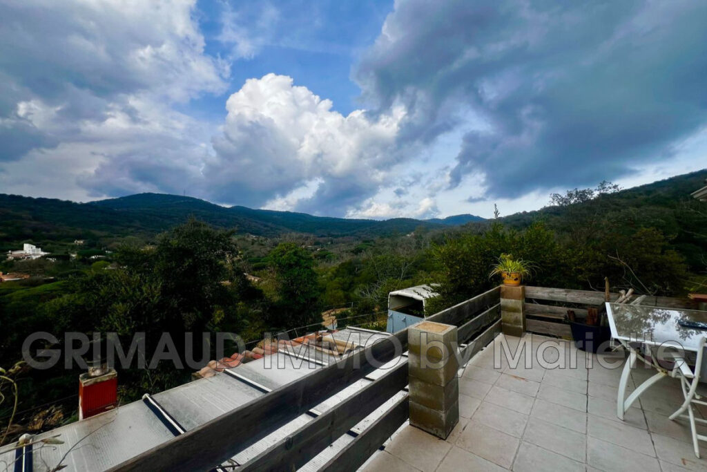 maison divisée en 2 habitations avec piscine et 5000m² de terr – 7 pièces – 5 chambres – 170.00 m²