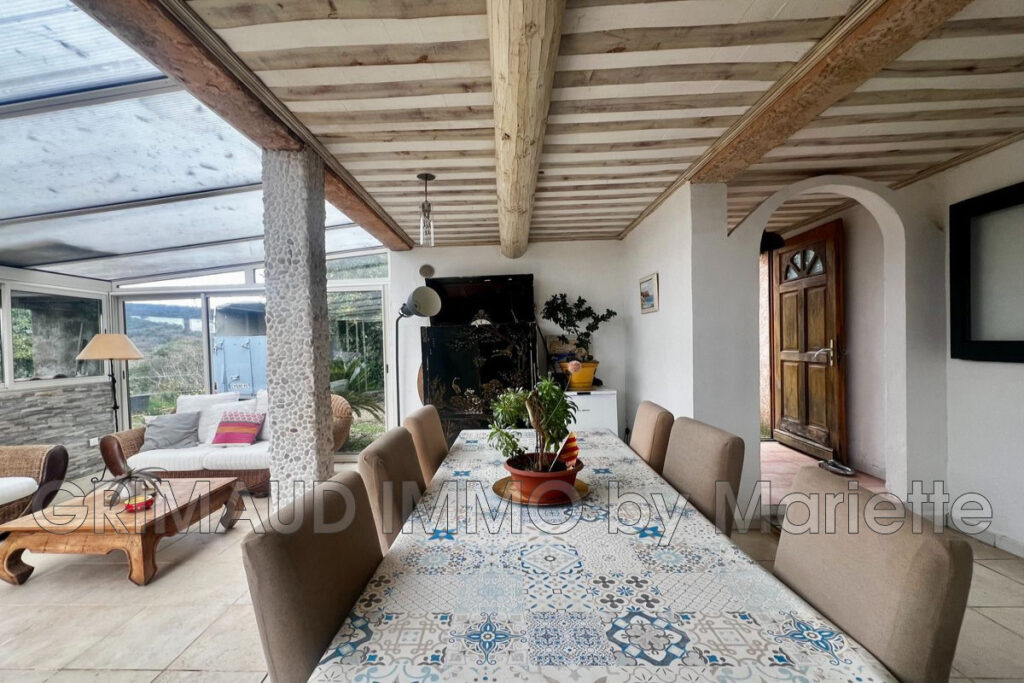 maison divisée en 2 habitations avec piscine et 5000m² de terr – 7 pièces – 5 chambres – 170.00 m²