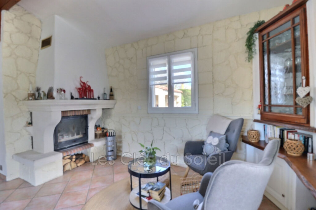 Maison plain-pied  140 m² au sol avec piscine et vue dégagée – – 4 pièces – 3 chambres – 138.00 m²