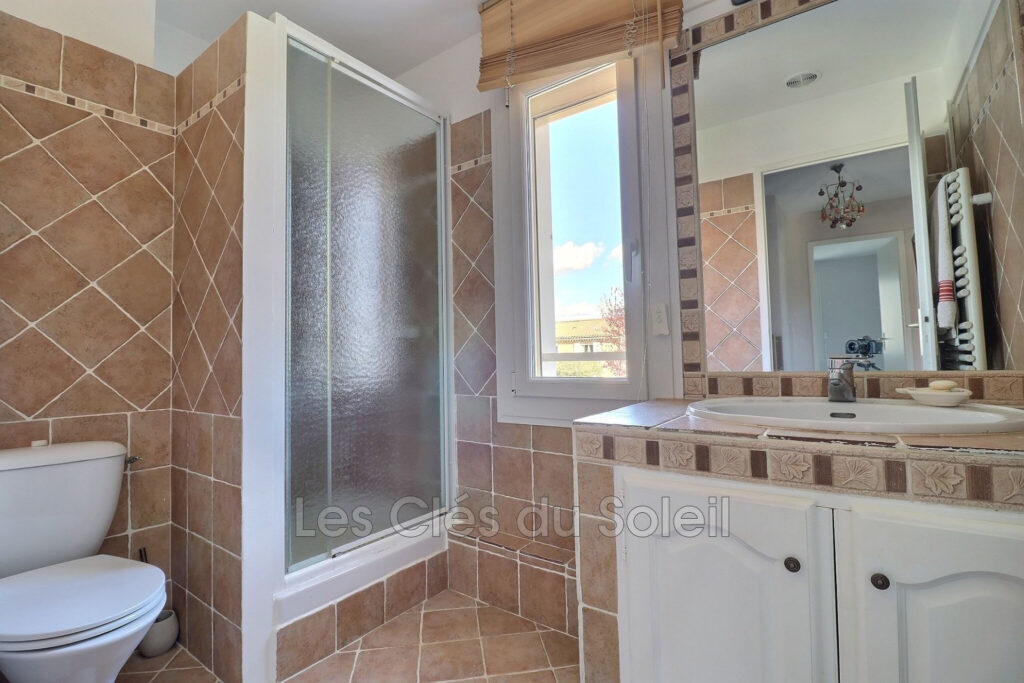 BRIGNOLES ? Maison T4 lumineuse avec garage et   – 5 pièces – 3 chambres – 90.00 m²