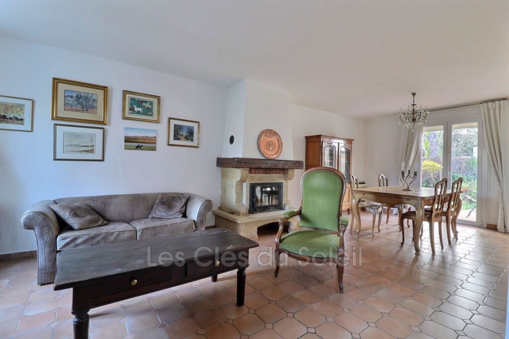 BRIGNOLES ? Maison T4 lumineuse avec garage et   – 5 pièces – 3 chambres – 90.00 m²