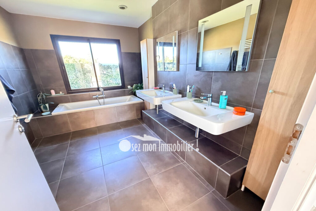 vente maison contemporaine 6 Pièce(s) – 6 pièces – 5 chambres – 175.00 m²