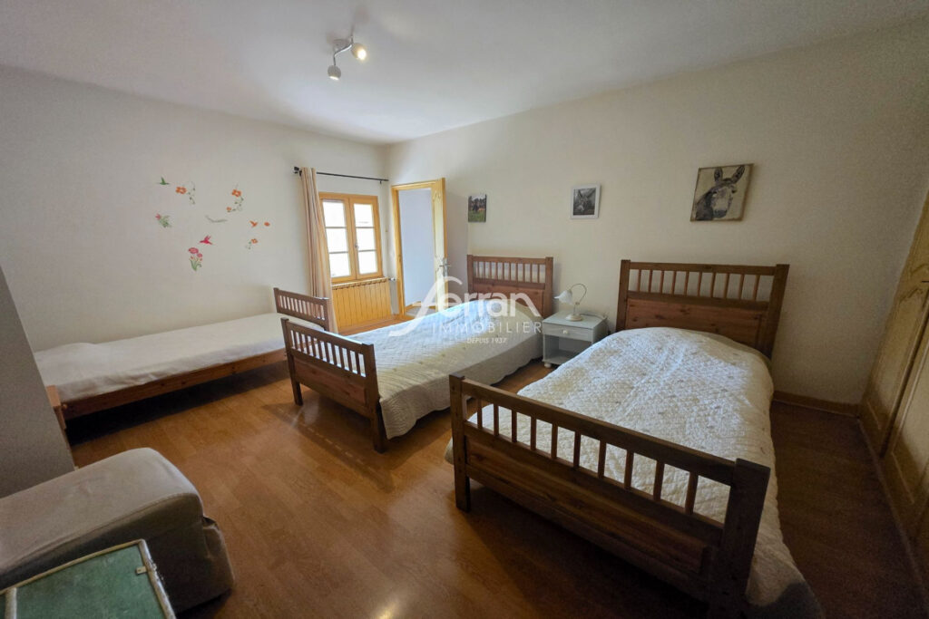 A vendre à Salernes propriété idéale gites sur un terrain de 3 – 15 pièces – 9 chambres – 325.00 m²