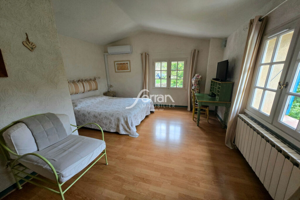 A vendre à Salernes propriété idéale gites sur un terrain de 3 – 15 pièces – 9 chambres – 325.00 m²